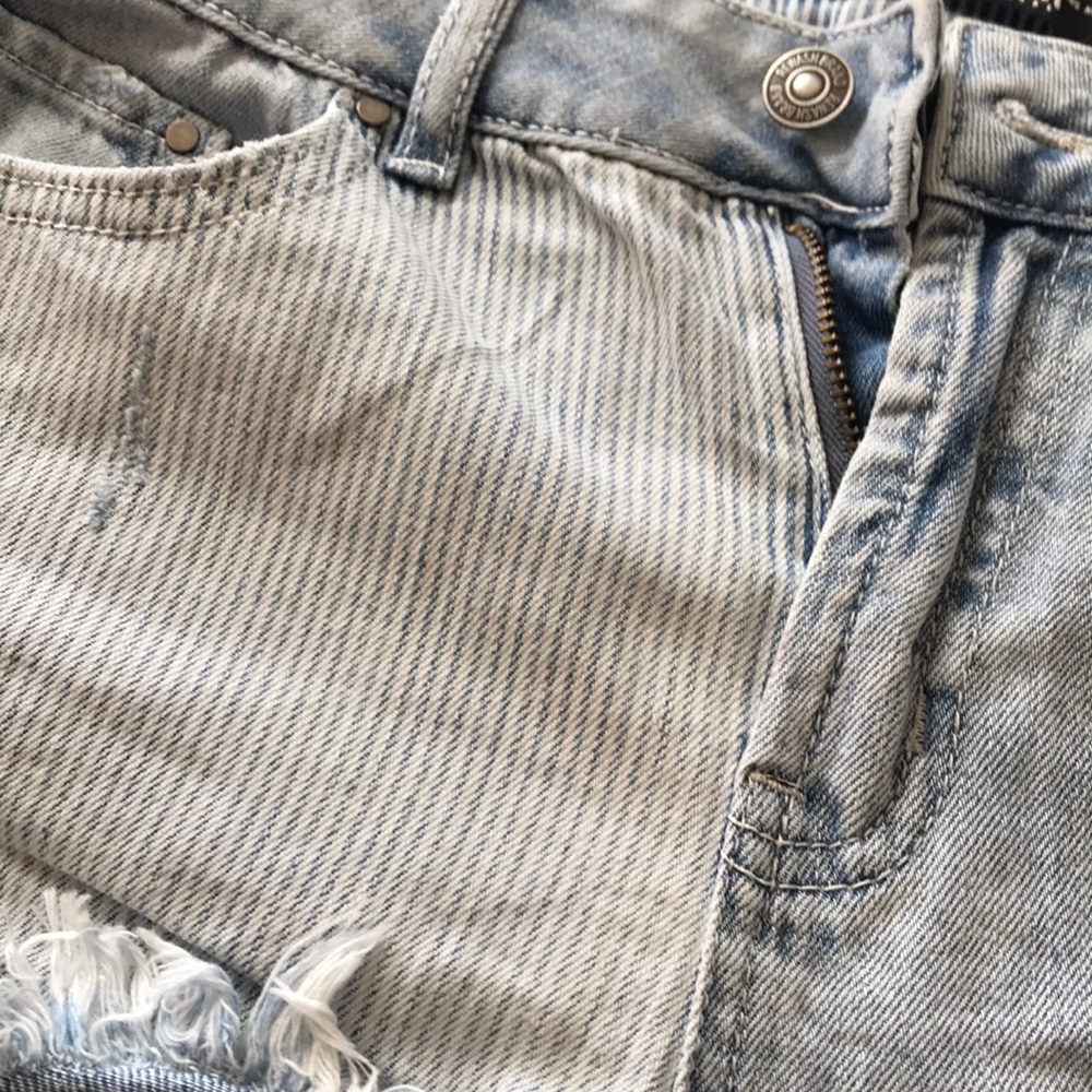 Shorts - Picture 2 of 5